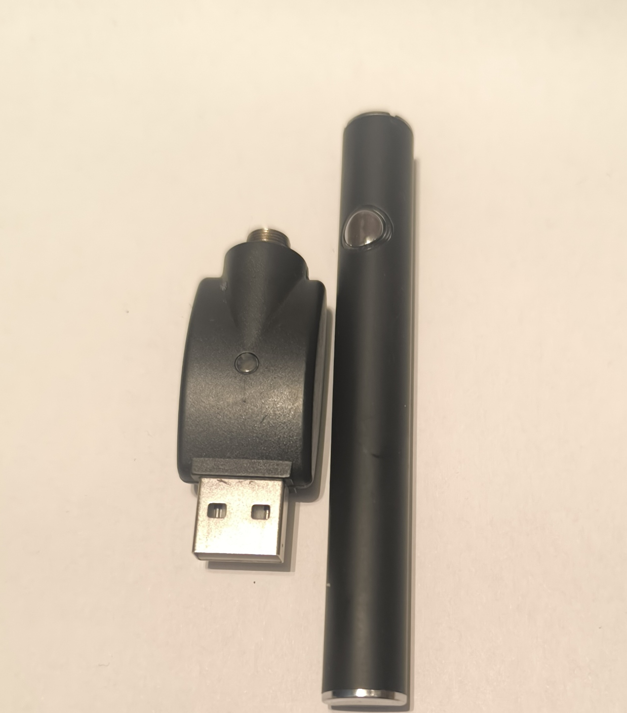 Vape Pen Akku - 350 mAh - mit USB-Ladegerät – 510 Gewinde - Schwarz